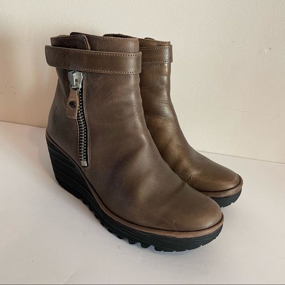 Fly London Yava Women's Wedge Boot size 38 - Picture 1 of 8